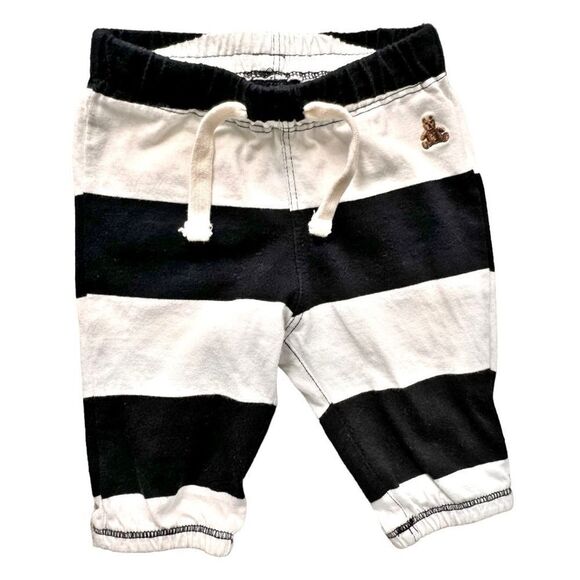 Baby Gap Baby Boy Infant Bundle of 4 Cotton Pull-On Pants & 1 Hat. 0-3 Months. - Picture 5 of 8